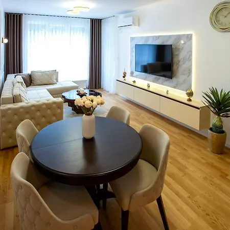 Amazon Royale Daire *