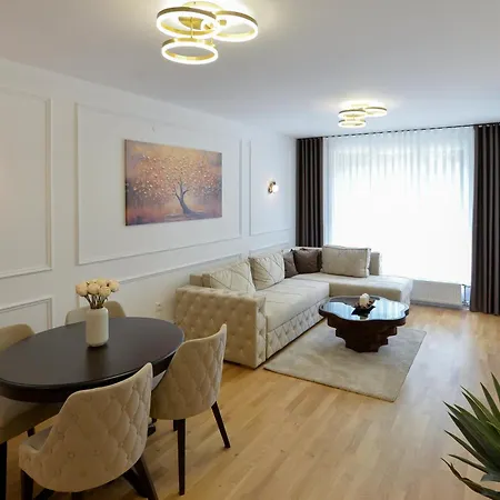 Amazon Royale Lejlighed